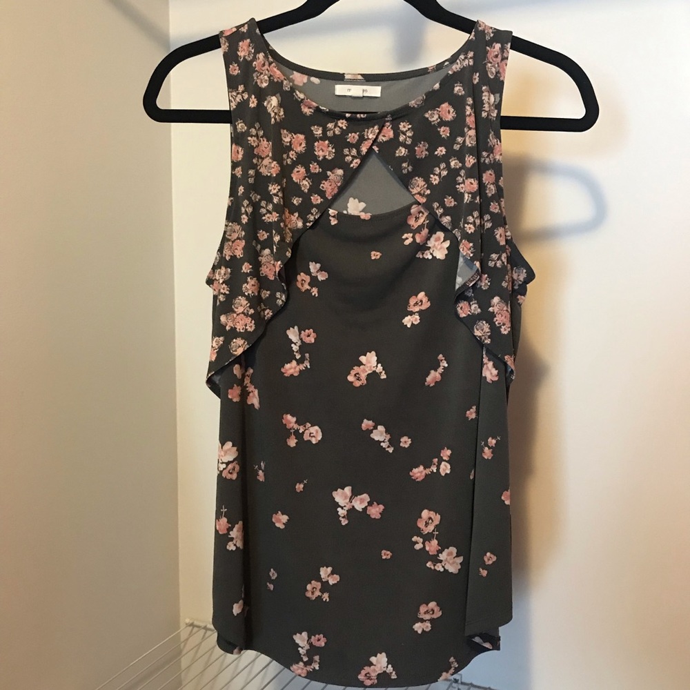 Maurice’s sleeveless floral top/blouse - Size M